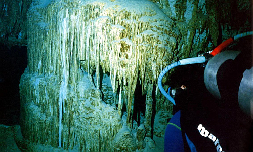 cavediving_dos_ojos