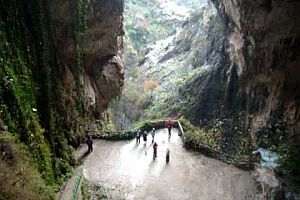 cueva_del_agua_spanien cueva_del_agua_spanien